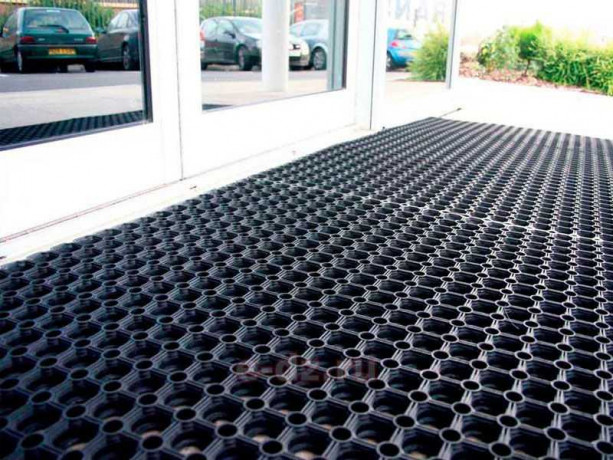 Ячеистый грязезащитный коврик